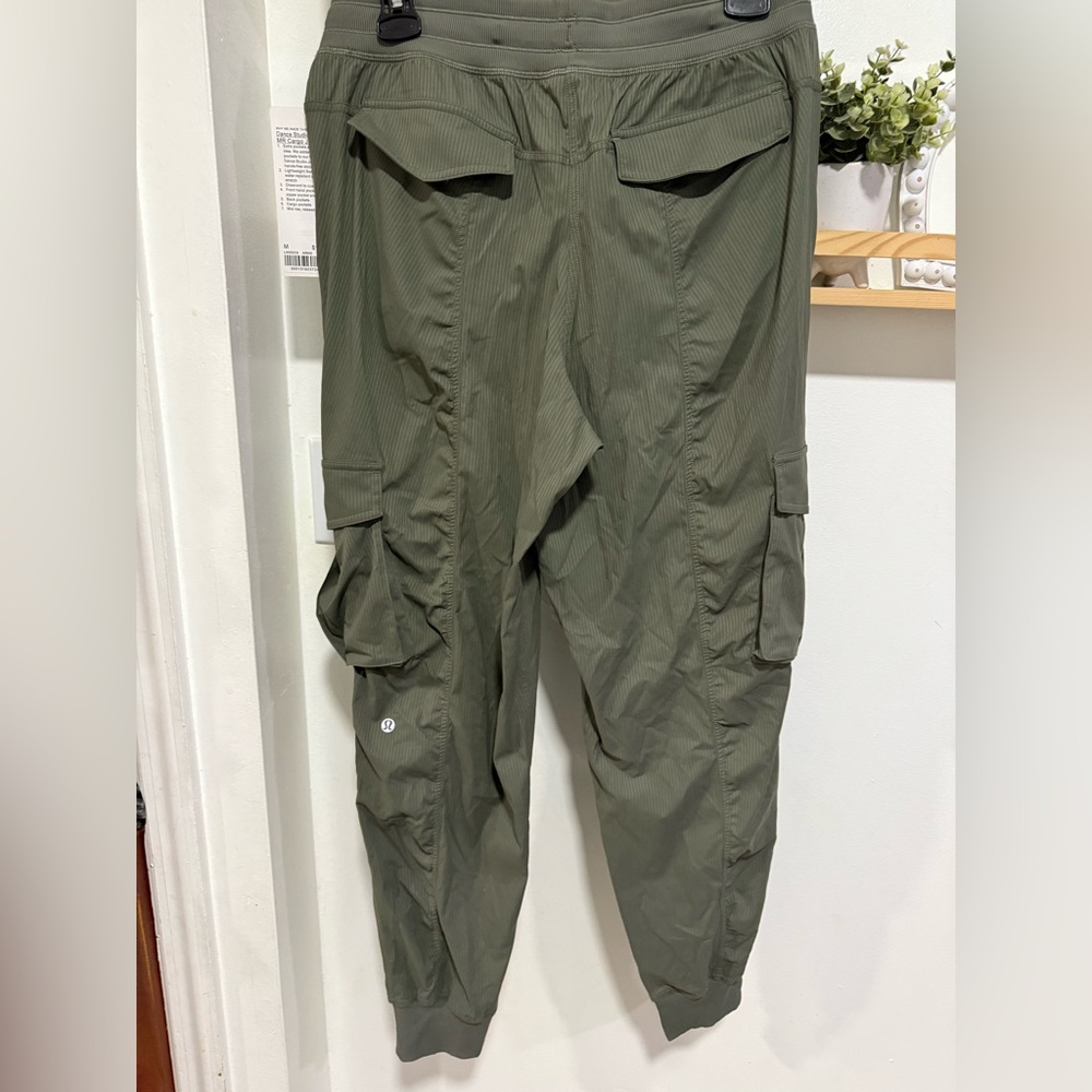 NWT lululemon athletica Green Track Joggers - Picture 2 of 3